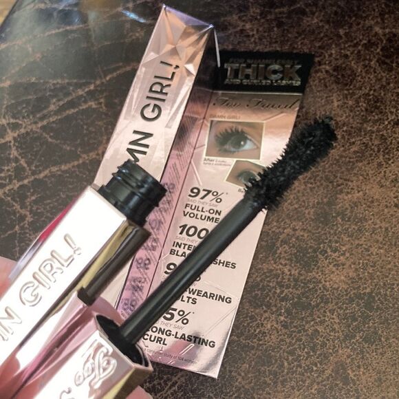 Too Faced Damn Girl Full Size Black Mascara - Picture 5 of 5